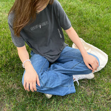 Cargar imagen en el visor de la galería, "Seven (days a week)” t-shirt