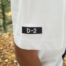 Cargar imagen en el visor de la galería, "Daechwita" half and half T-Shirt