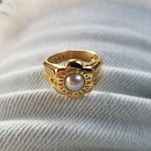 Cargar imagen en el visor de la galería, "EGO" J-Hope pearl flower ring