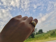 Cargar imagen en el visor de la galería, "EGO" J-Hope pearl flower ring