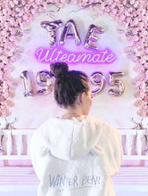 Cargar imagen en el visor de la galería, "Winter Bear" hoodie