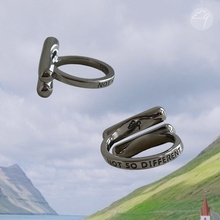 Cargar imagen en el visor de la galería, "Equal Sign” ring