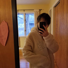 Cargar imagen en el visor de la galería, "Winter Bear" hoodie