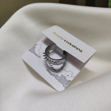 Cargar imagen en el visor de la galería, “Dark & Wild” ring